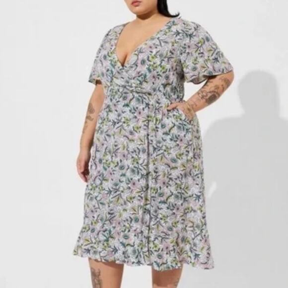 Torrid Ditsy Floral Faux Wrap Dress Textured Size 2 Plus Size 2X MIDI Flowy PP28 - Picture 1 of 12